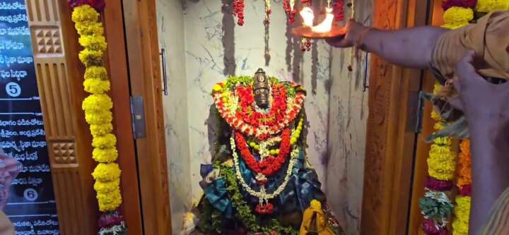 వారాహి అమ్మ‌వారు అక్క‌డ ఏలా వెలిశారు..భ‌క్తుల‌కు వ‌రుస పూన‌కాలే...ఊహించ‌ని మ‌లుపులెన్నో.. ఆవిశేషం ఎక్క‌డో తెలుసా..