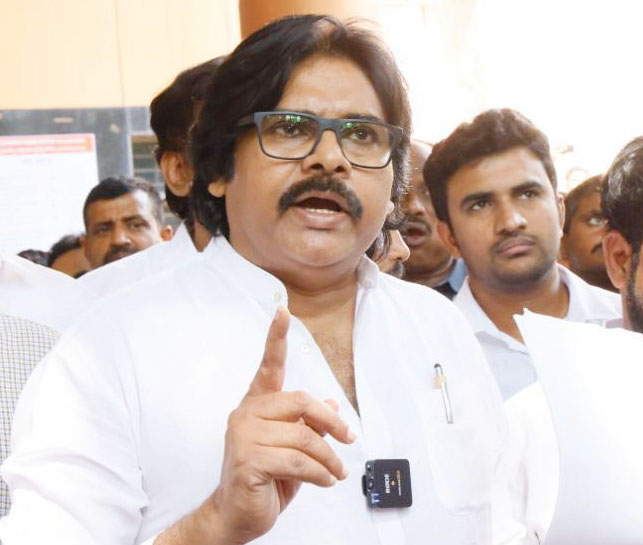 ప‌వ‌న్‌ని పిఠాపురంలో టార్గెట్ చేస్తున్నారా..!