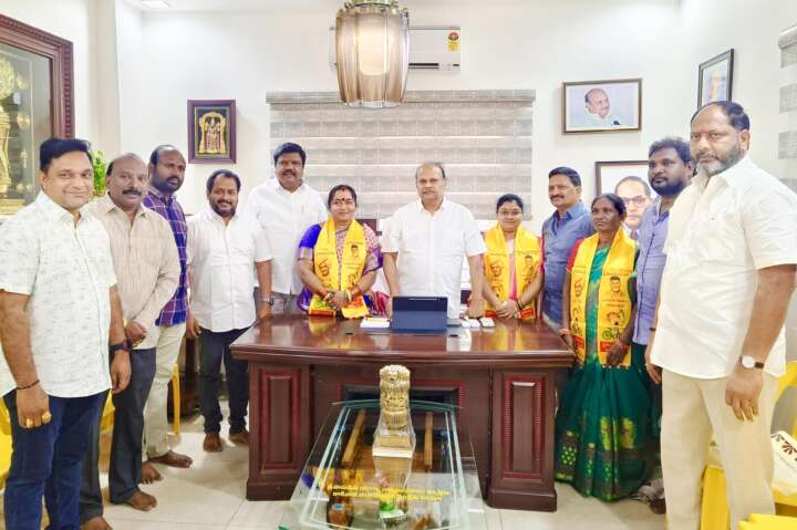 టిడిపీ ఖాతాలోకి ముగ్గురు వైసీపీ కౌన్సిల‌ర్లు