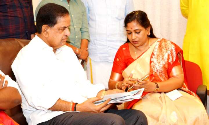ఉప‌మాక వెంక‌న్న‌స్వామి ఆల‌యాన్ని ఒక్క‌సారి సంద‌ర్శించాల‌ని టిటిటి ఛైర్మ‌న్‌ను బి.ఆర్‌.నాయుడిని హోంమంత్రి అనిత కోరారు.