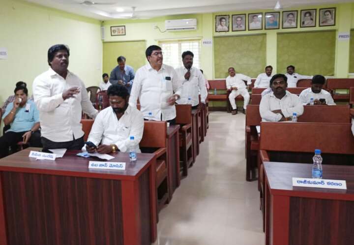 సాదా సీదాగా మున్సిప‌ల్ కౌన్సిల్ స‌మావేశం