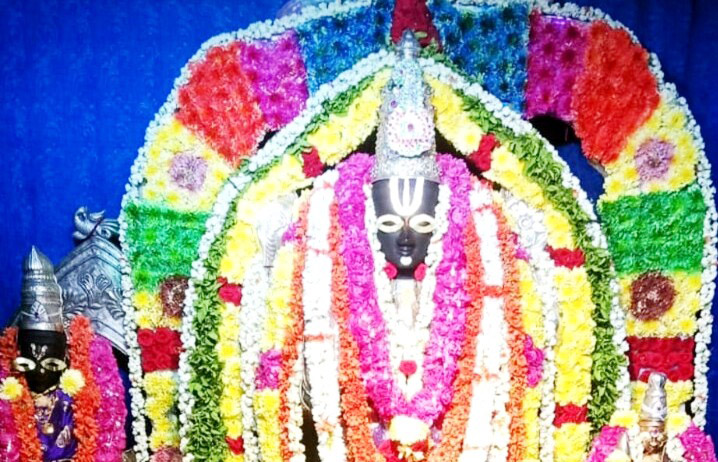 తొలి తిరుపతికి రూ. 3.36 లక్షలు ఆదాయం